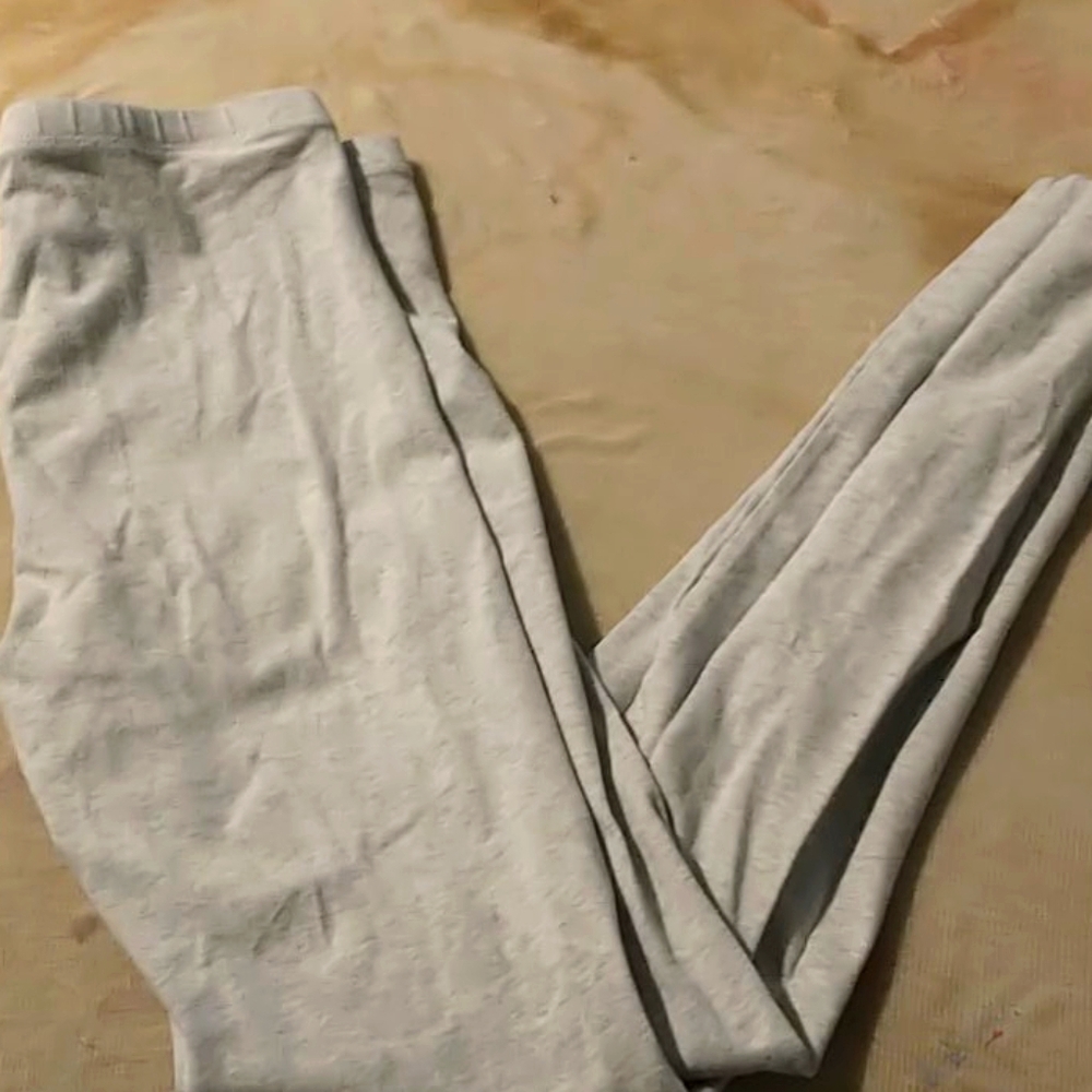 Light grey leggings